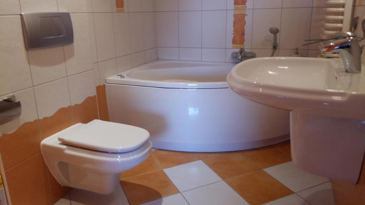 Apartament Plac Moniuszki 11 Kielce Esterno foto