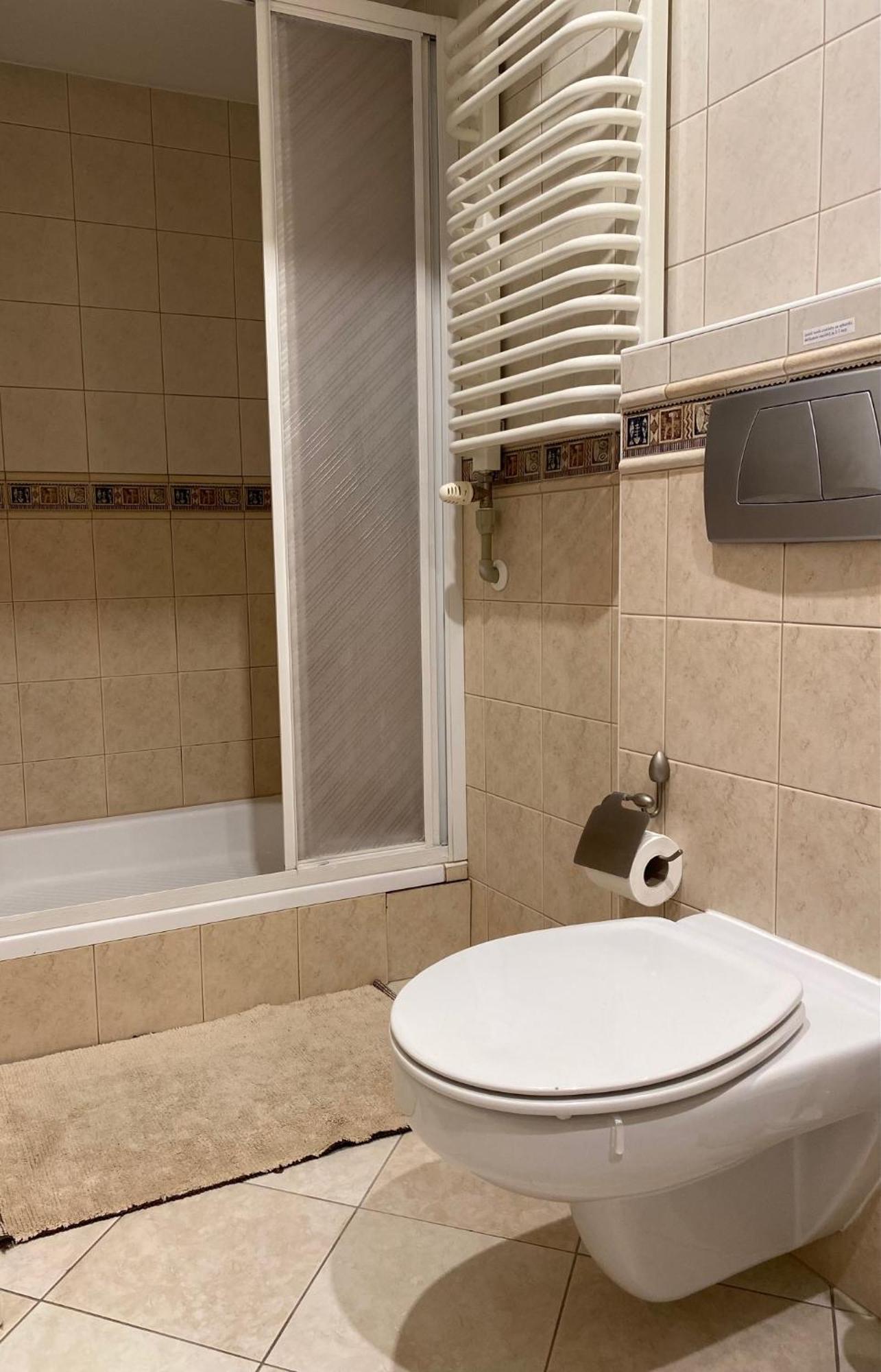 Apartament Plac Moniuszki 11 Kielce Esterno foto